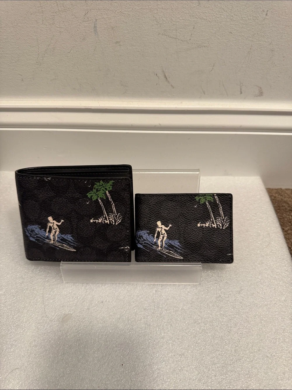 Coach mens 3 in 1 bifold wallet with surf palm tree print